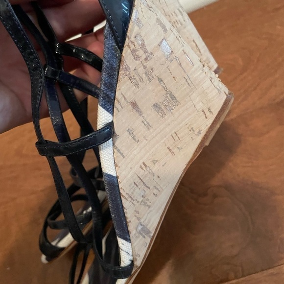 Burberry sandals size 37 - Picture 5 of 6